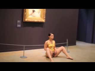 musée d'orsay - sensational performance by the artist deborah de robertis